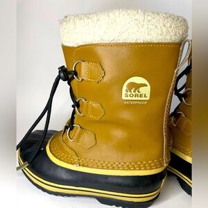 Sorel kids size 4 Caribou Waterproof Boots, in excellent condition.